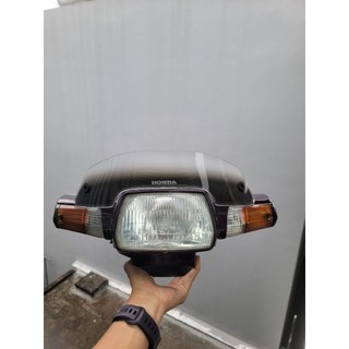 Kính chắn gió Dream, Ex5