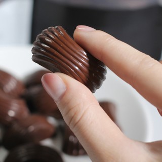 Túi Socola Đen 68% Cacao Couverture đậm cacao Làm Bánh Ganache Bonbon Phủ Bánh Nhúng Dâu L2