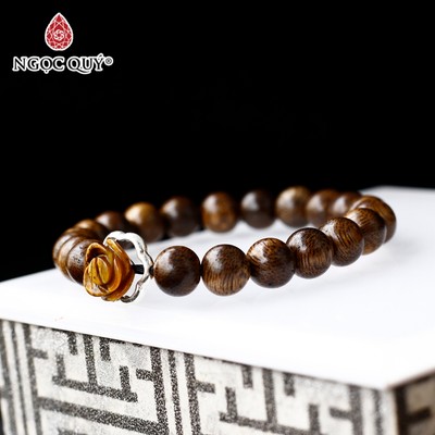 Vòng tay Trầm hương phối charm - Mẫu VC1245 - Ngọc Quý