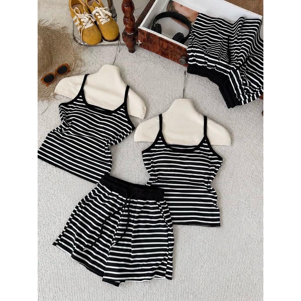 Set Đồ Nữ Sọc Ngang Siêu Xinh - Tanktop ÁO 2 DÂY CÓ MÚT NGỰC + QUẦN ĐÙI CÓ TÚI Chất thun Rip Siêu Co Giản Thoải Mái Bigs | BigBuy360 - bigbuy360.vn