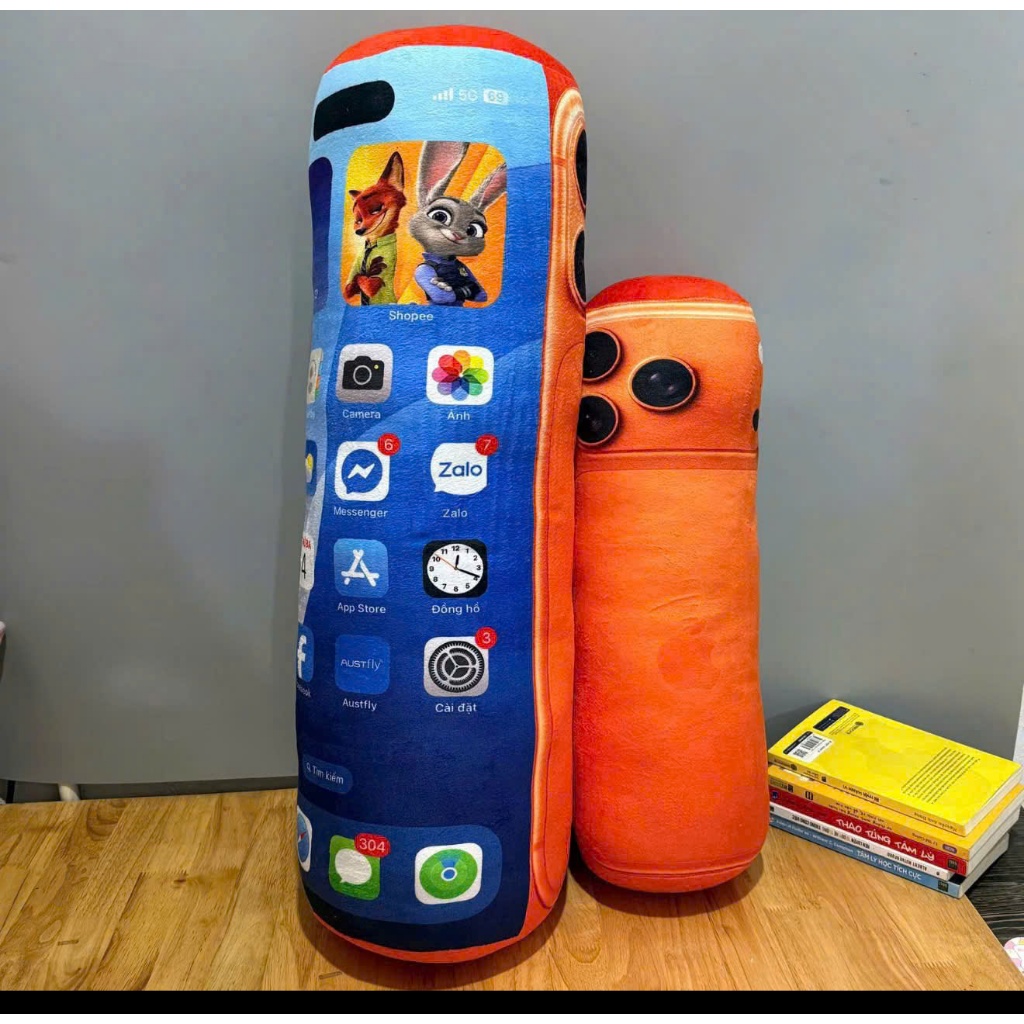 Gối Ôm Iphone 17 Pro Max Bản Tròn Dài Siêu Đáng Yêu - Big City Bear