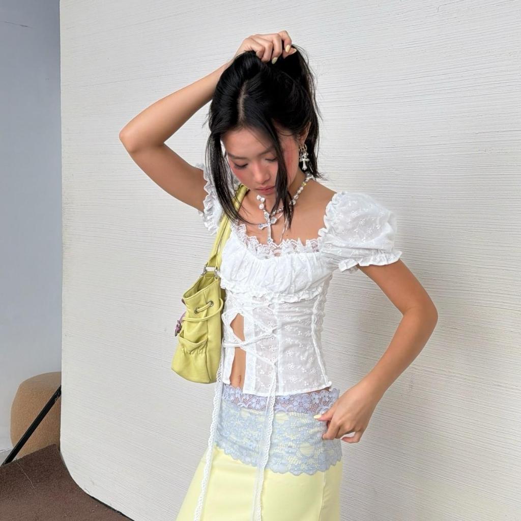 Elise Blouse - Remmus | Áo tay bồng vải hoa thêu vintage đan dây eo kiểu corset - BST SUMMER SLUMBER | BigBuy360 - bigbuy360.vn
