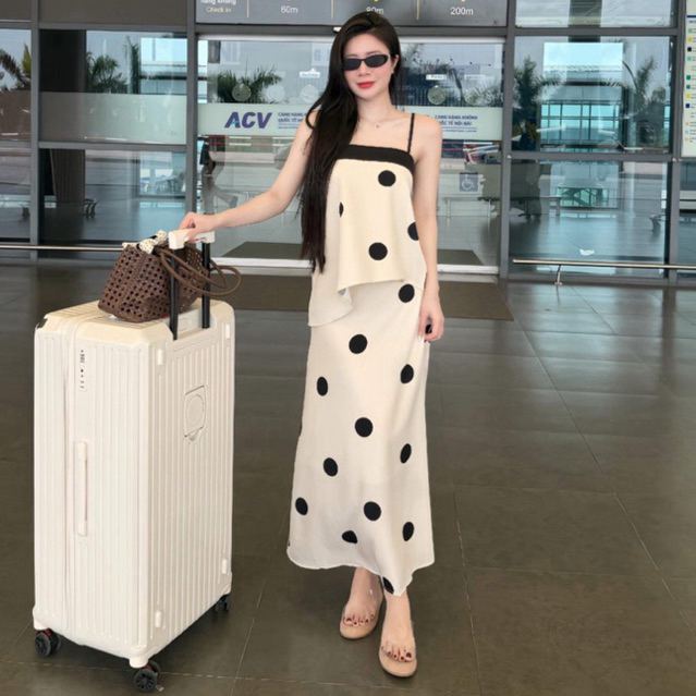 𝐉𝐞𝐧𝐧𝐲.𝐜𝐥𝐨𝐬𝐞𝐭• Set 2 chi tiết : Áo 2dây lụa chấm bi dáng baydoll + Chân váy chữ A dáng dài -style nhẹ