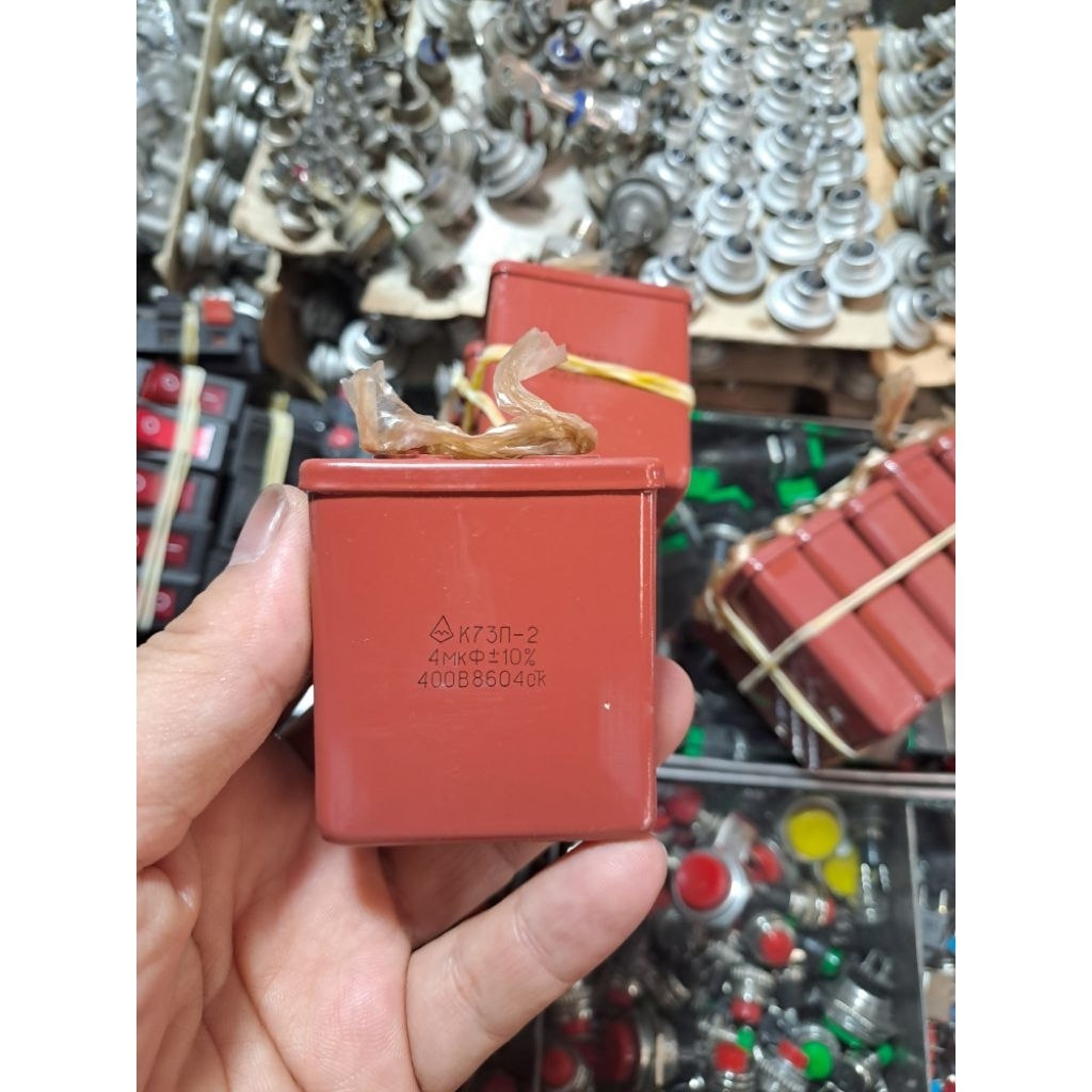 Tụ nga 4uf400v