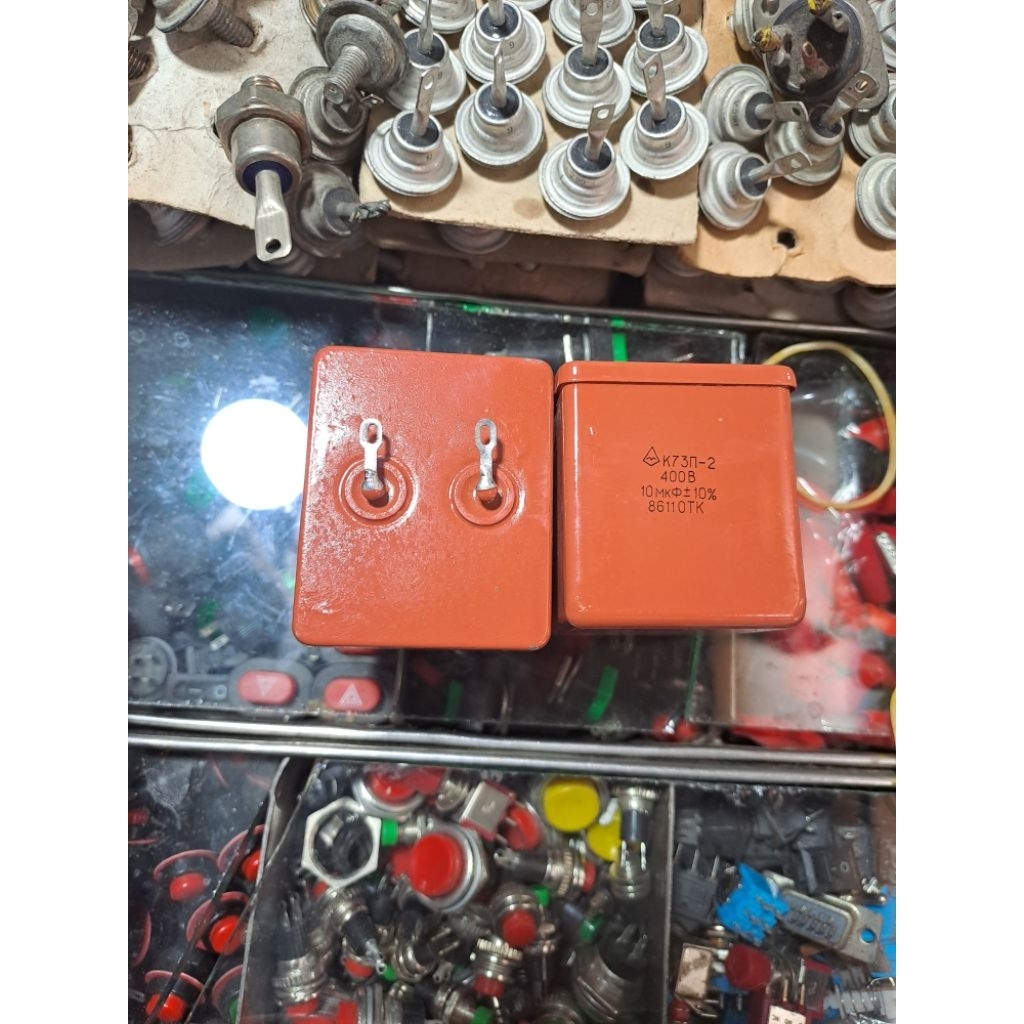 Tụ nga 10uf400v