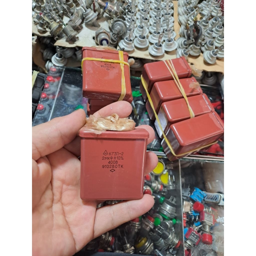 Tụ nga 2uf400v
