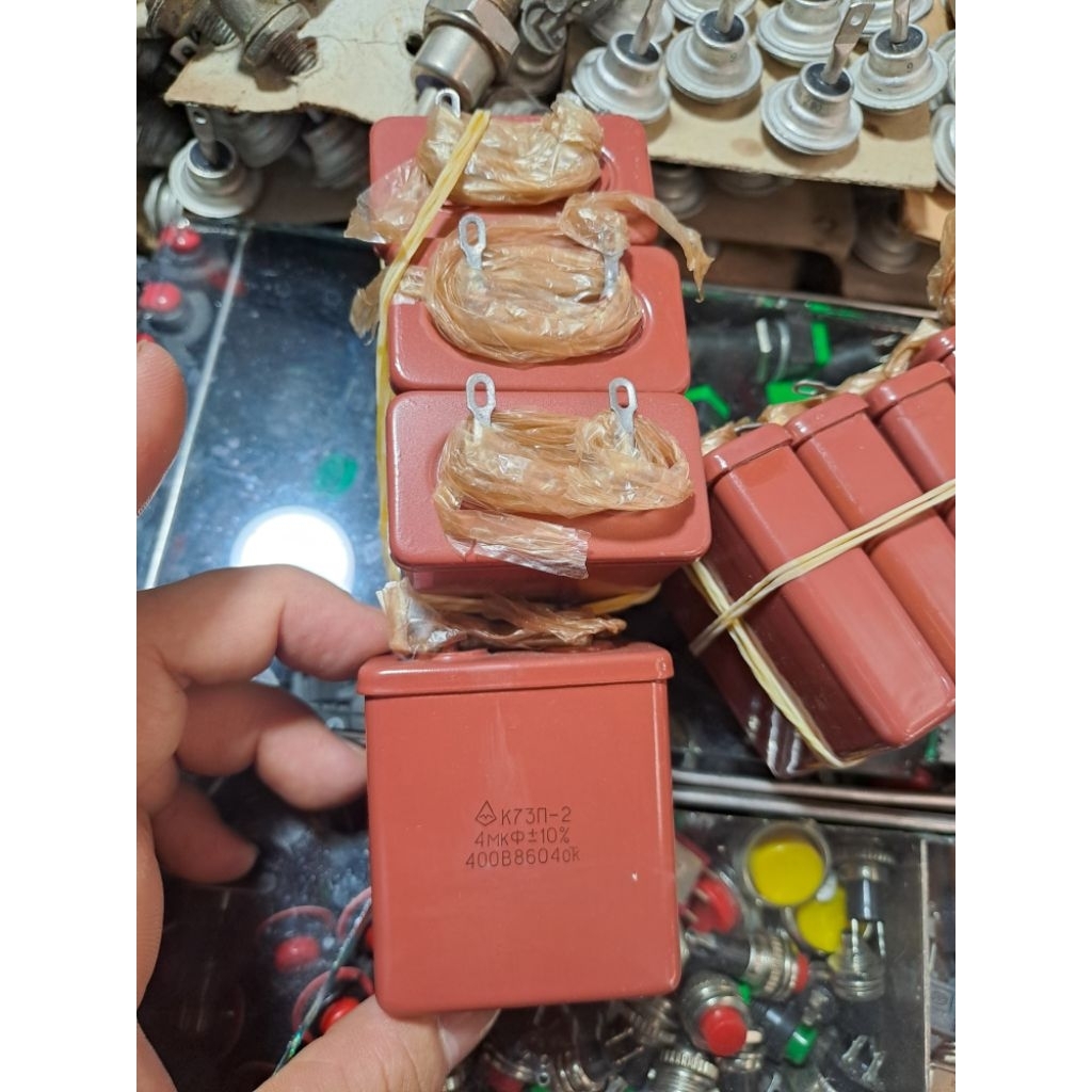 Tụ nga 4uf400