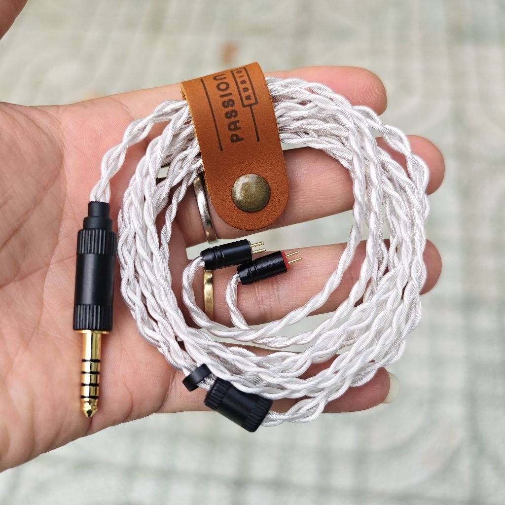 Cáp thay thế cho tai nghe IEM dây đồng mạ bạc.