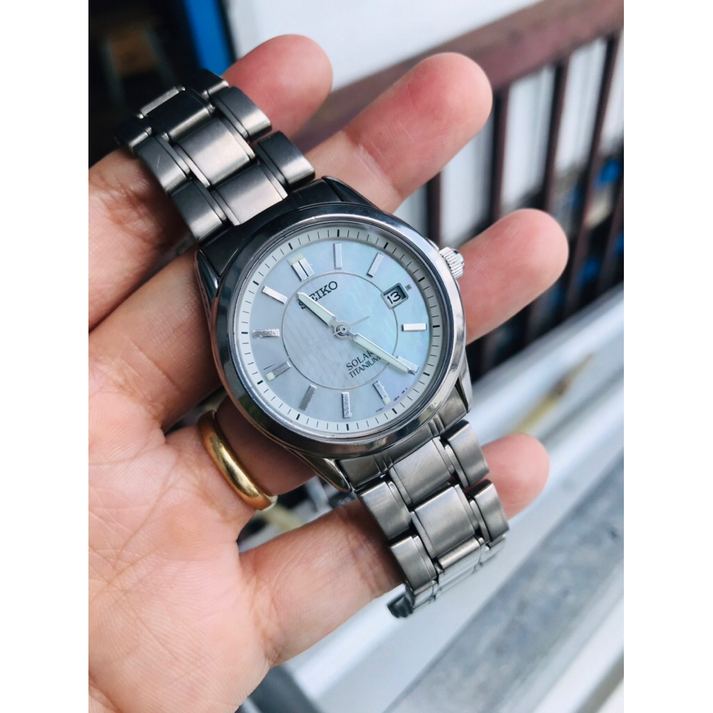 Đồng hồ nam si Nhật Seiko titanium size 35mm pin solar tay 18cm