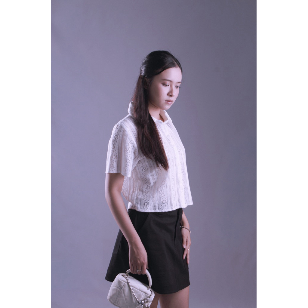 Vis Store - Áo sơ mi ren trắng tay ngắn form suông lửng thanh lịch