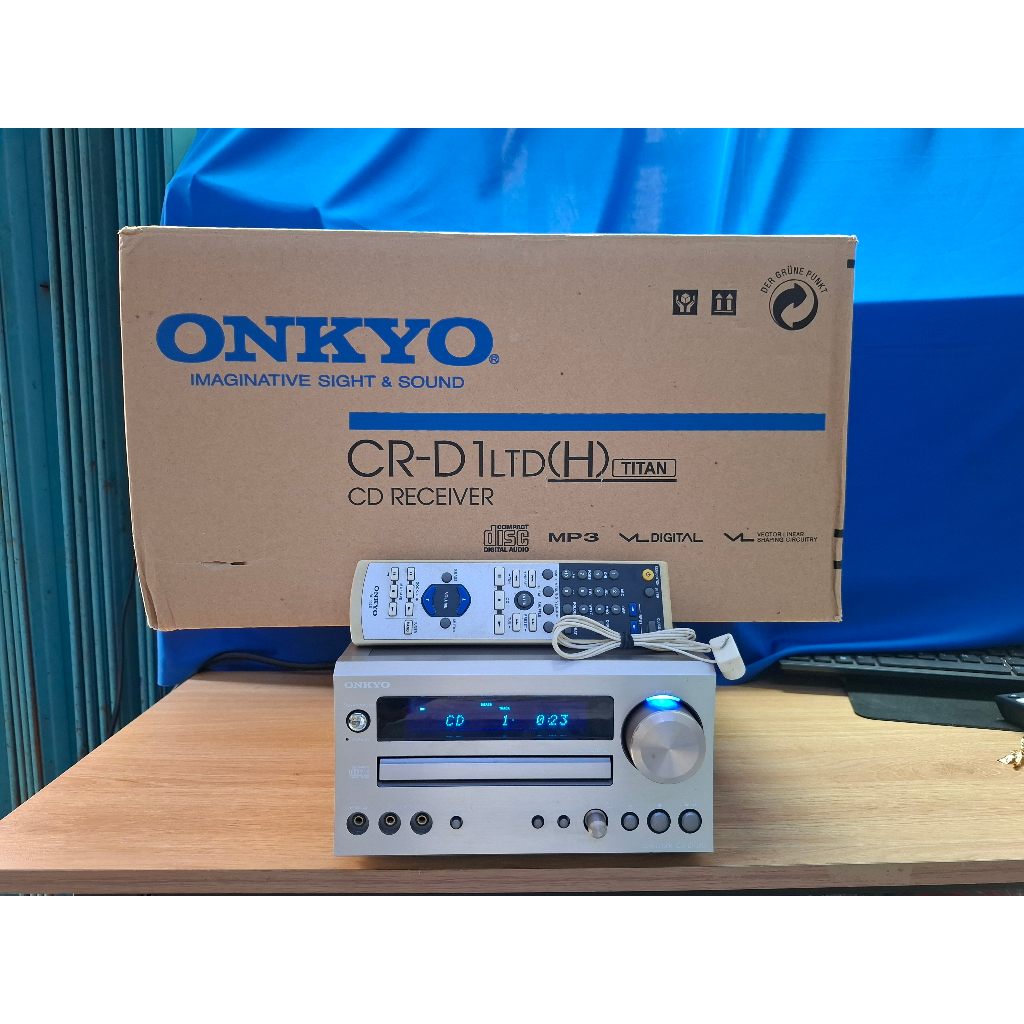Amply ONKYO CR D1LTD, chơi tốt CD, LINE và giải mã quang chuẩn 24bit/196khz