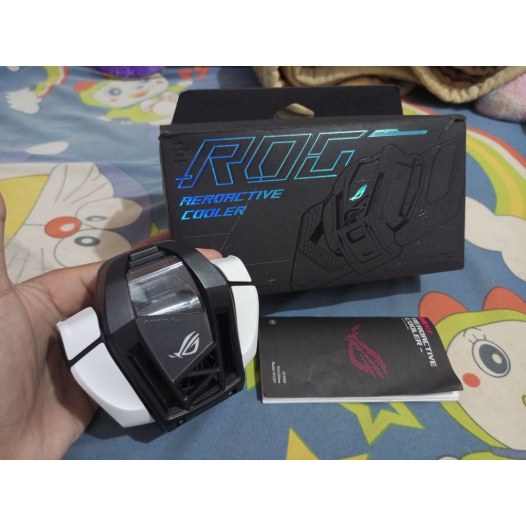 Asus ROG AeroActive Cooler 6, quạt tản nhiệt chuyên dụng được thiết kế cho các dòng điện thoại gamin