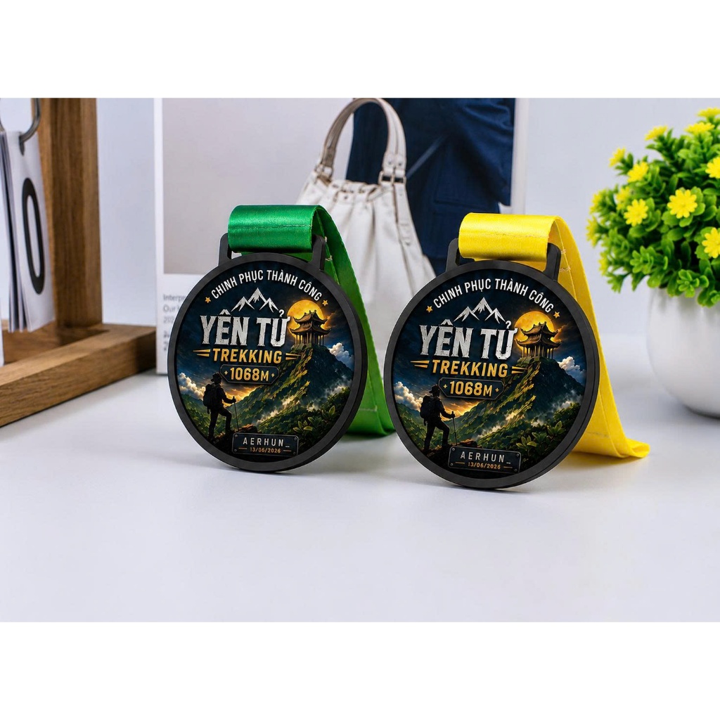 Huy chương mica leo núi - In tên theo yêu cầu - Huy chương núi Bà đen, Yên từ