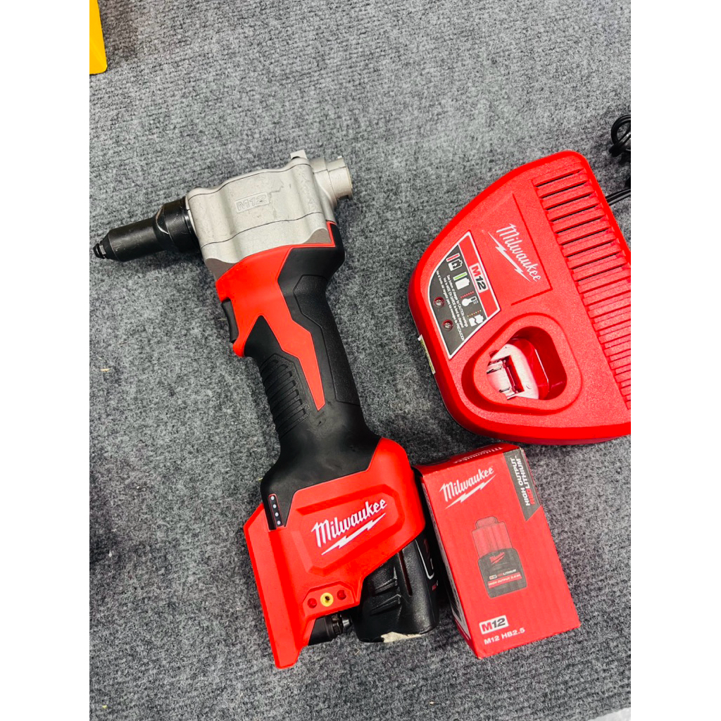 Máy rút rive Milwaukee M12 2550-20 (BPRT) Lướt