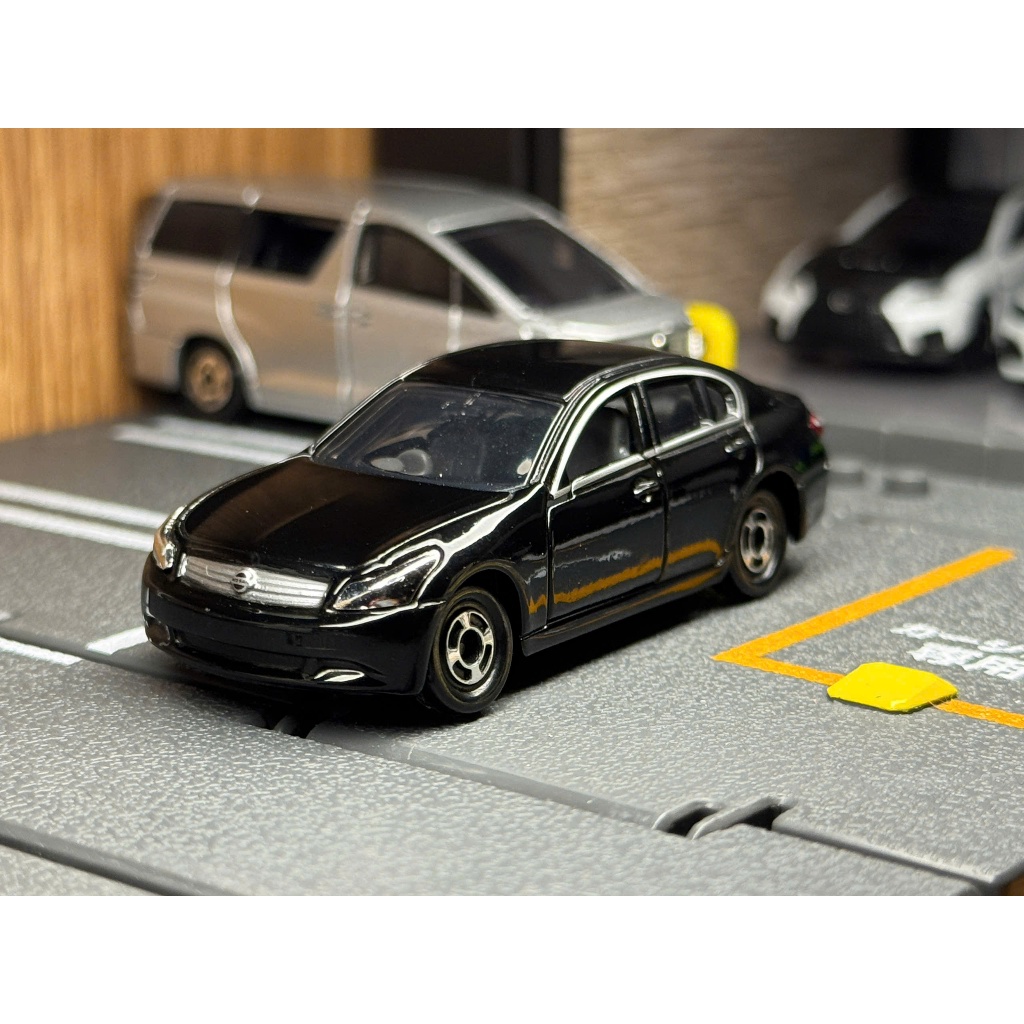 Tomica No.113 Nissan Skyline 1/62 (Trầy ít, Không hộp)