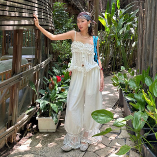 𝐒𝐮𝐧𝐝𝐚𝐲 𝐋𝐚𝐜𝐞 𝐏𝐚𝐧𝐭𝐬 | 𝐓𝐀𝐌𝐌𝐈 | Quần lửng phối ren bèo chất liệu cotton đũi