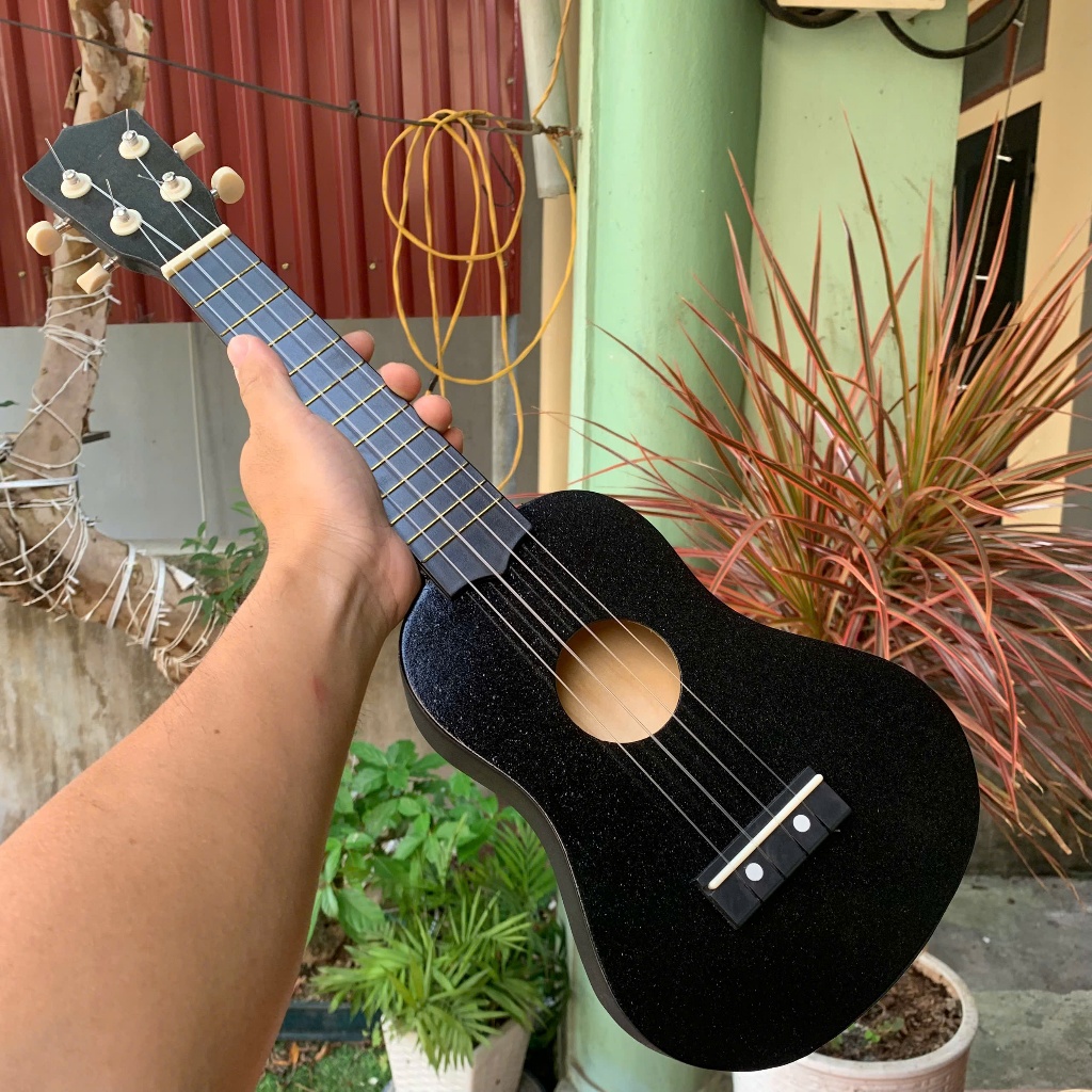 ĐÀN UKULELE SOPRANO 21INCH MÀU ĐEN