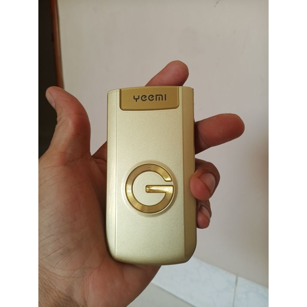 YEEMI G9000 (2sim) bật nắp/ VỎ KIM LOẠI/ fullbox