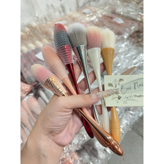 CỌ PHỦI DÀI CỌ PHỦI BỤI LÀM NAIL (màu ngẫu nhiên)