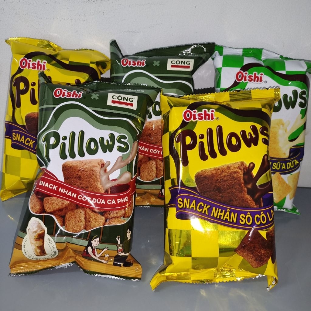 Bánh Pillow Oishi - Snack Nhân Cốt Dừa Cafe Sữa Dừa - Gói 40g