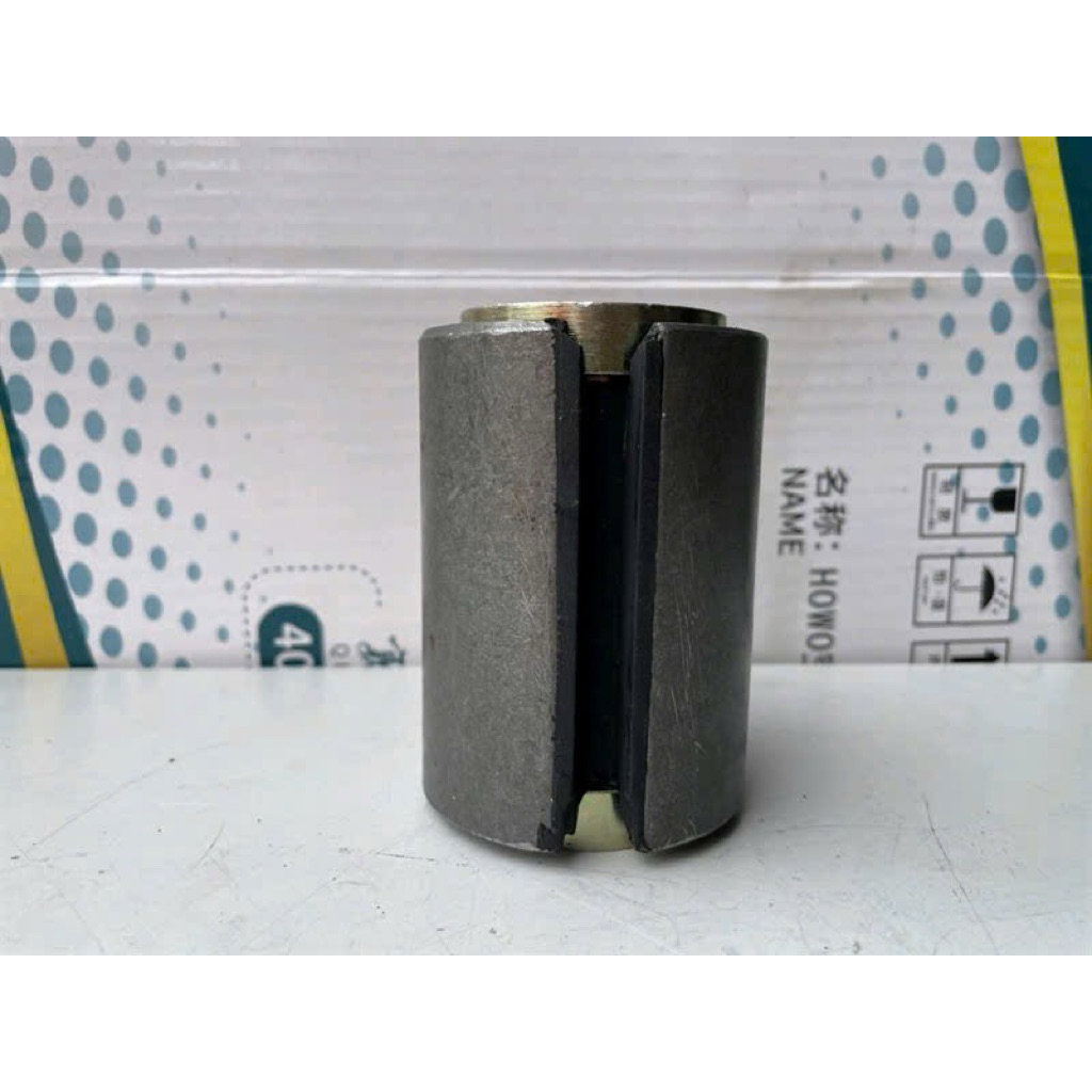 Bạc Ắc Nhíp Trước Sitrak Man Chính Hãng Bạc Nhíp Xe Tải Sitrak Man Trọng Lượng 1.4kg AZ9925522104
