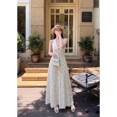 LYRA - Váy Đầm Maxi Cổ Yếm Khuy Bọc Thiết Kế Hoa Nhí Thêu Nổi Tiểu Thư Nhẹ Nhàng Sang Chảnh LWNVD061