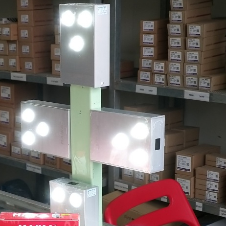 Đèn pin nam châm MAIKA MK03