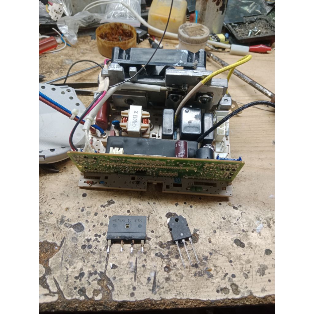 combo 6 linh kiện 2 igbt 50n324. 1 ditot. 2 cầu chì, 1 bảo vệ sửa nồi cơm điện Panasonic SR-SB102.ko