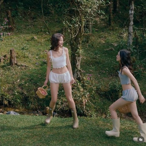 ONSRA - LILY Set Áo Hai Dây Buộc Nơ & Quần Short Ngắn Dáng Bí | BigBuy360 - bigbuy360.vn