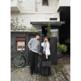 𝐇𝐞𝐥𝐞𝐧 𝐒𝐤𝐢𝐫𝐭 (𝐋𝐢𝐧𝐞𝐧) (Chân váy xếp ly dáng xoè)