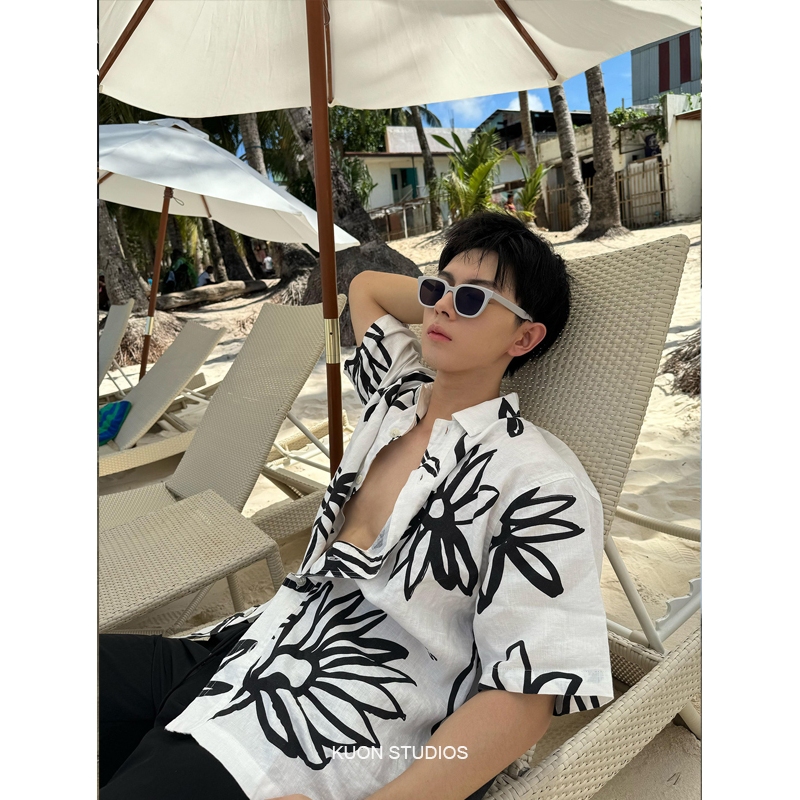 Áo Sơ Mi Nam Họa Tiết Hoa Cổ Cuban — Black Flower Cuban Shirt | Kuon Studio