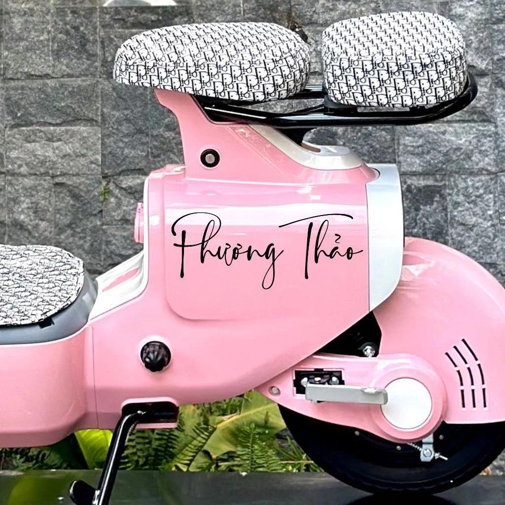 Tem xe theo yêu cầu, tem tên dán xe đẹp  - Decor