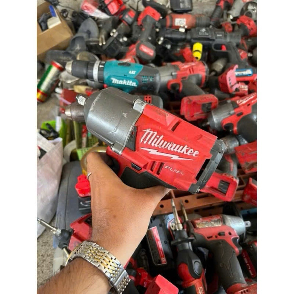 Máy siết bulong Milwaukee 2767 1/2inch 1356Nm hàng nội địa