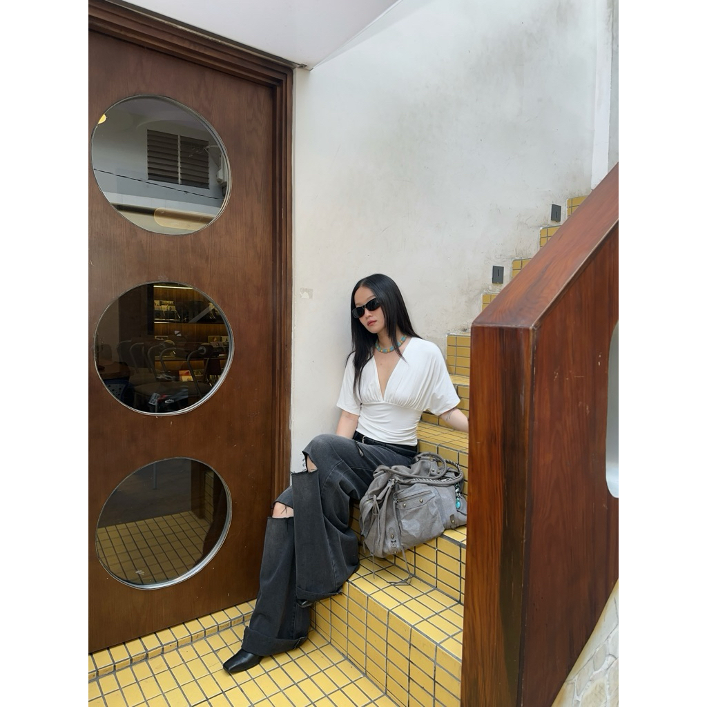 𝐋𝐮𝐧𝐚 𝐖𝐢𝐧𝐠 - Áo Thun Cánh Dơi Cổ V Nhún Eo 𝙗𝙮 𝙣𝙤𝙘𝙤.𝙡𝙖𝙗𝙚𝙡 Chất Liệu Borib Mềm Mịn Phong Cách Basic Minimal | BigBuy360 - bigbuy360.vn