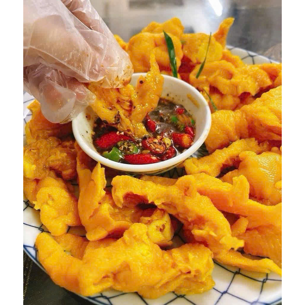 Khay 300gr chân gà rút xương ủ muối (hoả tốc)