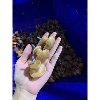 Núm vén rèm cửa ( 2 chiếc)