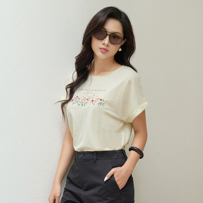 Áo Thun Nữ Tay Ngắn Họa Tiết In Chất Nhẹ, Mịn Và Có Độ Rủ Tự Nhiên NINOMAXX 2510025