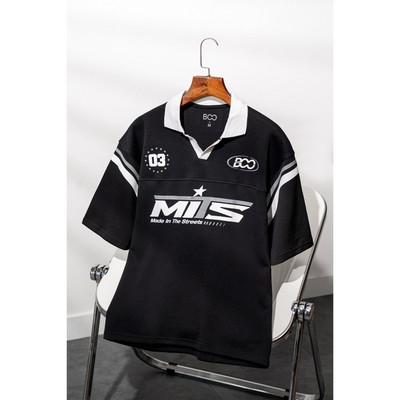 [BOO x SVIP] Áo Polo BOO Cổ V Dáng Jersey Thiết Kế Nổi Bật Chất Liệu Pique In Họa Tiết Trẻ Trung, Sáng Tạo