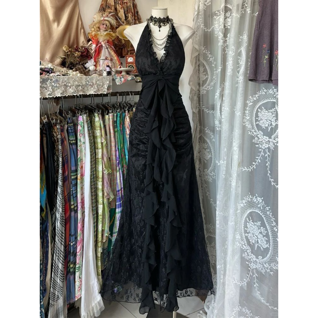 [ORDER 10-14 DAY] Midnight Lace Cutout Maxi Dress – Elegant Gothic Black Lace Dress