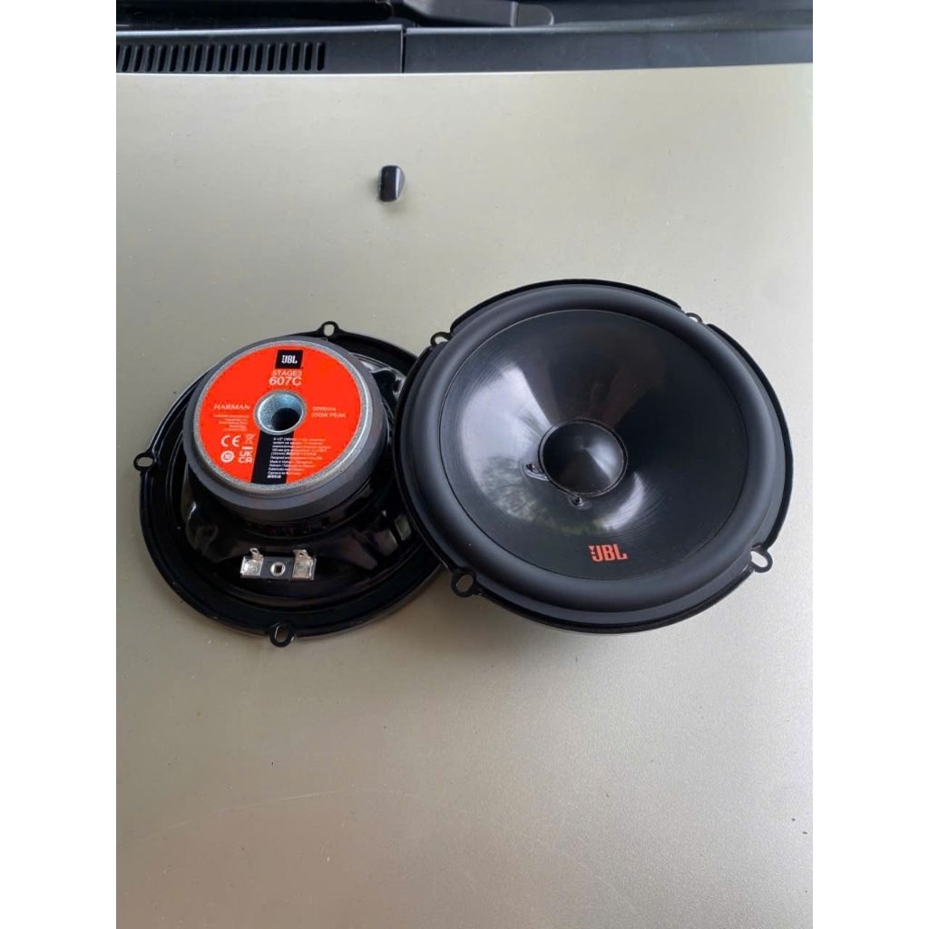 1cặp 2 cái loa cánh JBL 607C như hình kích thước 16cm,phù hợp lắp được tất cả các dòng xe