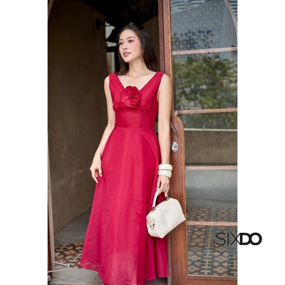 Đầm tơ cổ V dáng xòe dài sát nách chiết eo SIXDO (Red Organza Flared Dress With Flower)