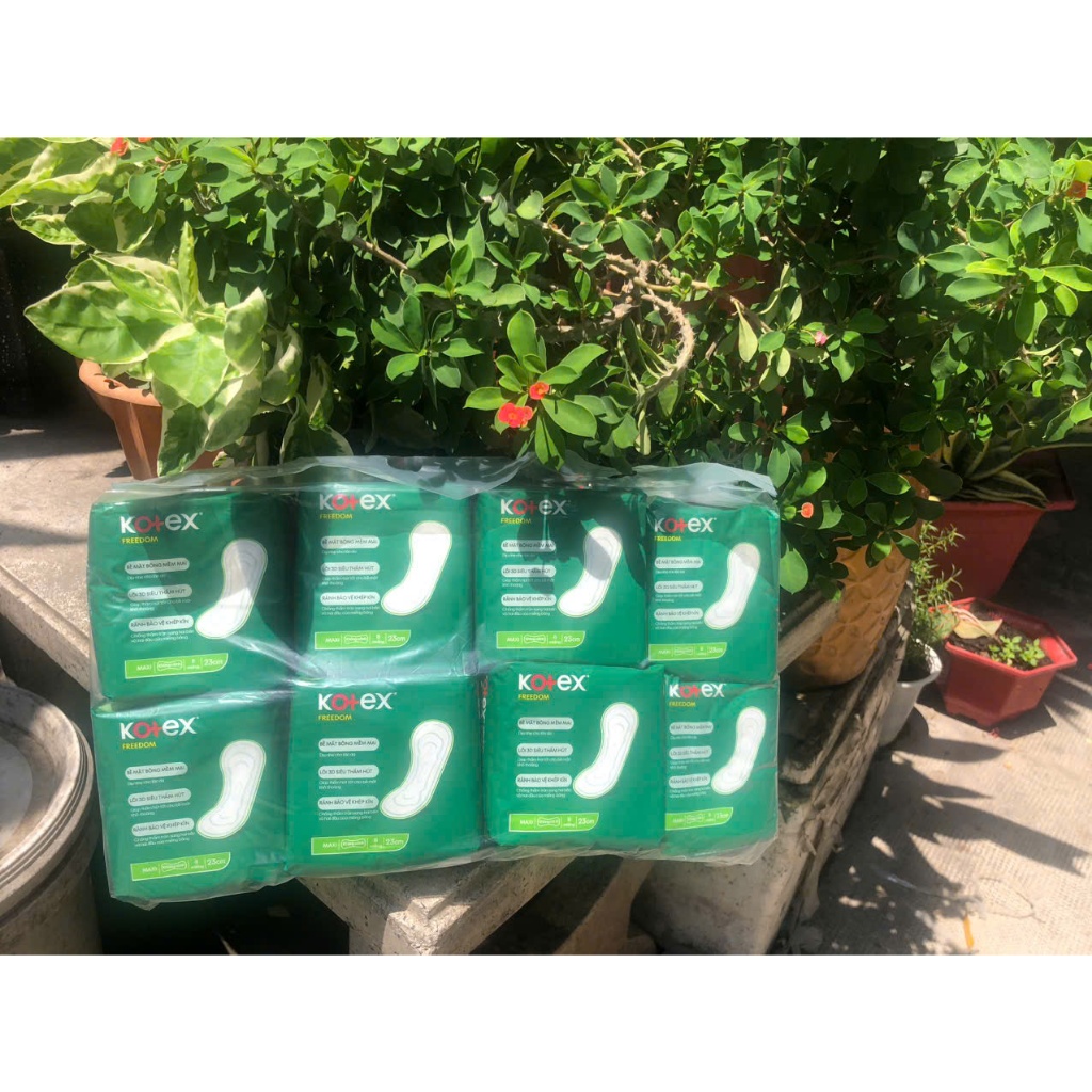 Lốc băng vệ sinh Kotex Freedom không cánh 8 miếng/ gói