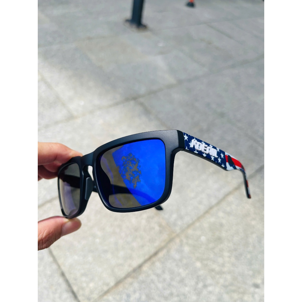 MẠNG THỦY MỘC Kính Mát UNISEX KDEAM KD332 Polarized UV400 - Gọng Đen Cờ Mỹ Tròng Tráng Gương Xanh