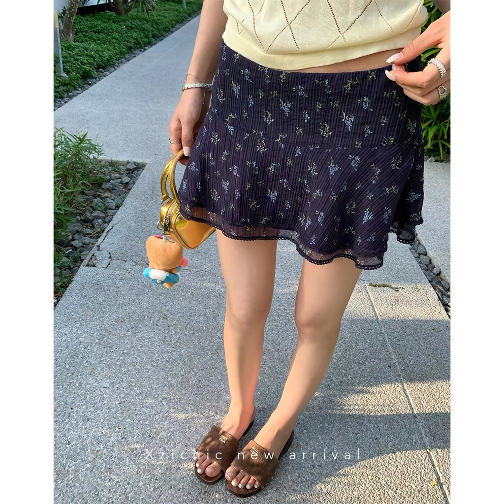 [Hàng QC sẵn] Chân váy ngắn hoạ tiết hoa nhí xếp tầng viền ren phong cách nhẹ nhàng Hàn Quốc Flower Mini Skirt | BigBuy360 - bigbuy360.vn