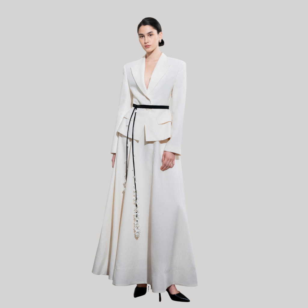 WHITE ANT Áo Blazer Nữ Dáng Ôm Tay Dài Công Sở Hai Màu Trắng Kem Hàng Thiết Kế Cao Cấp