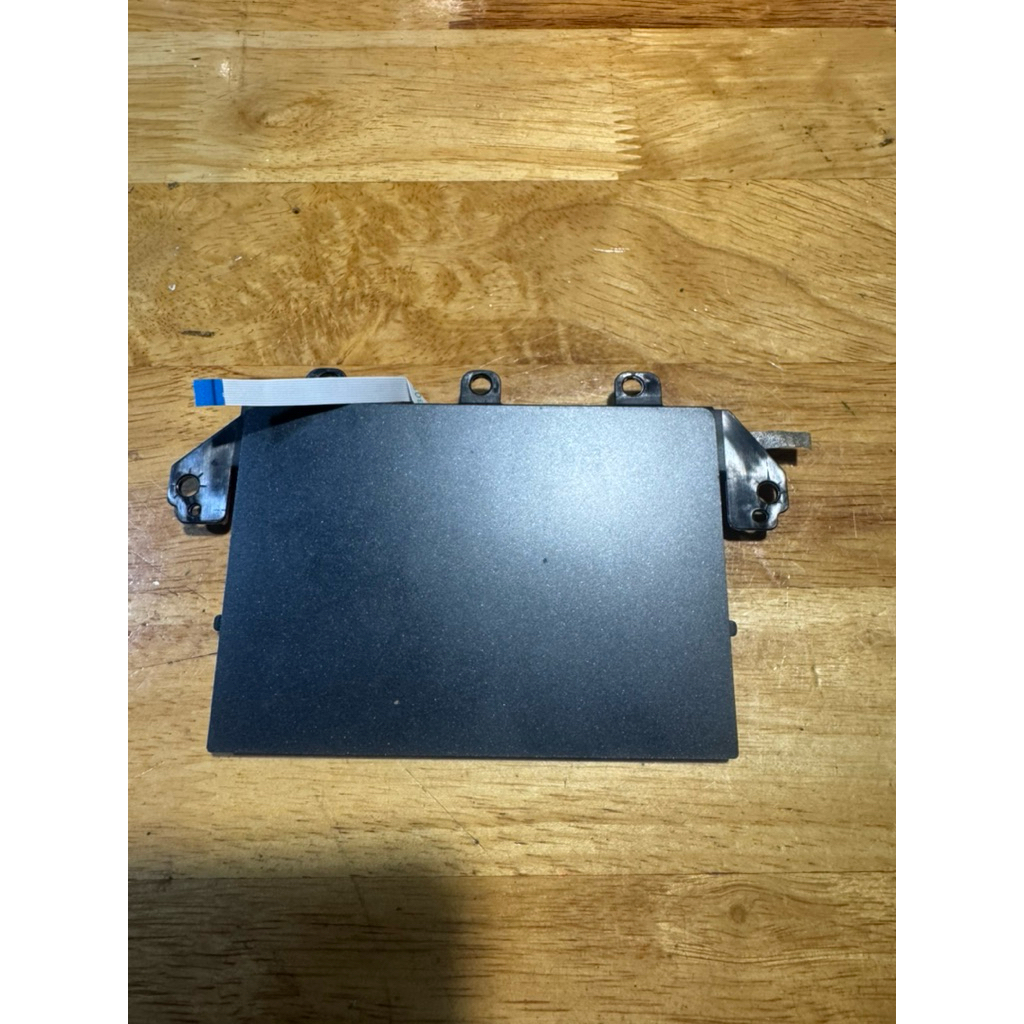 chuột trai phải laptop toshiba g83/hu