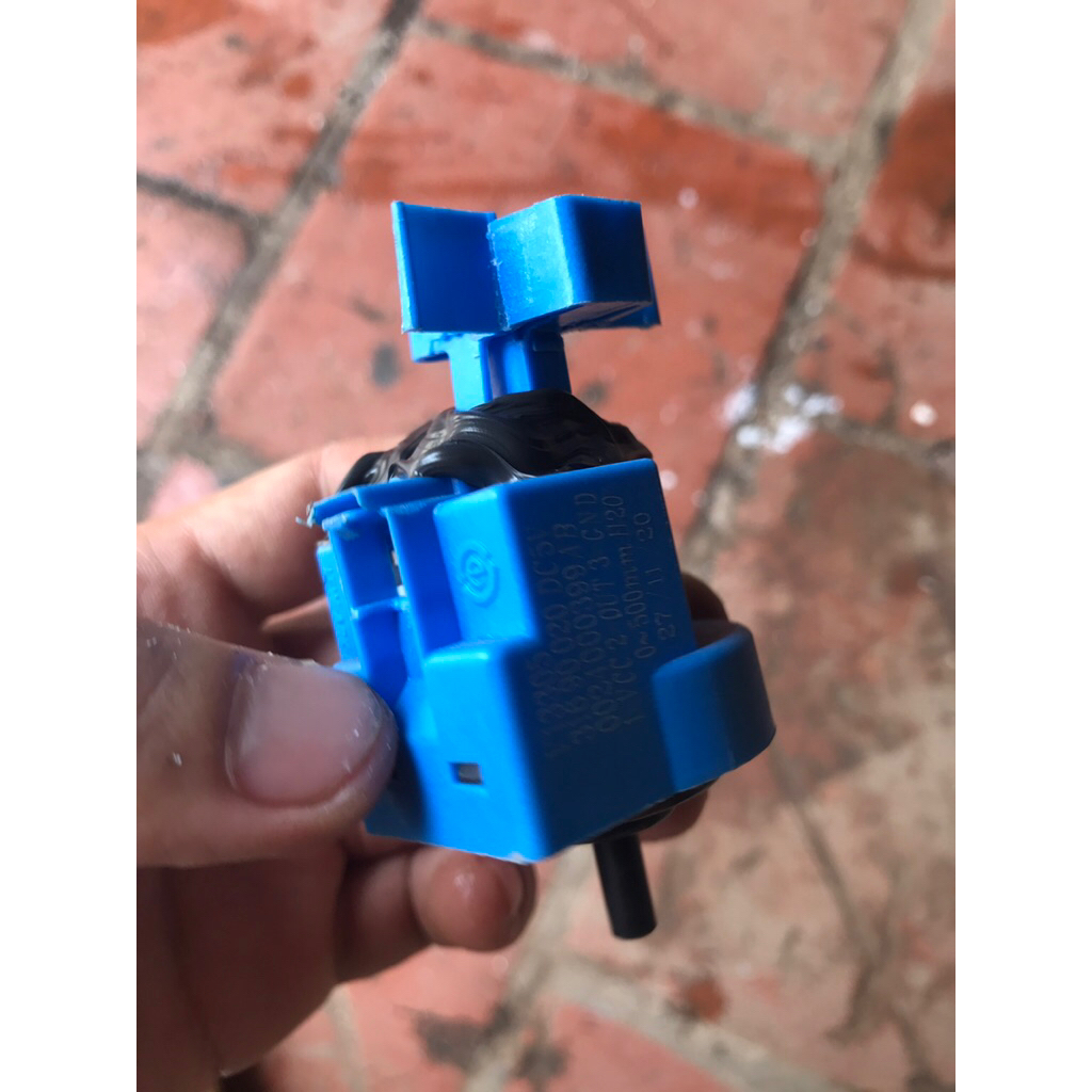 Phao nước máy giặt Aqua  AQD-A800F cũ tốt tháo máy