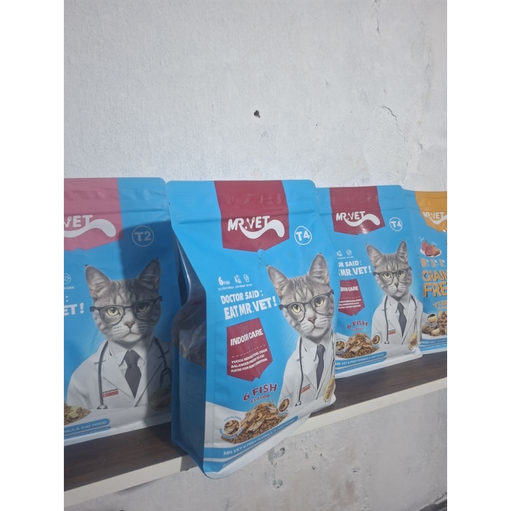 HẠT ĂN CHO MÈO MRVET......1 túi 1kg...