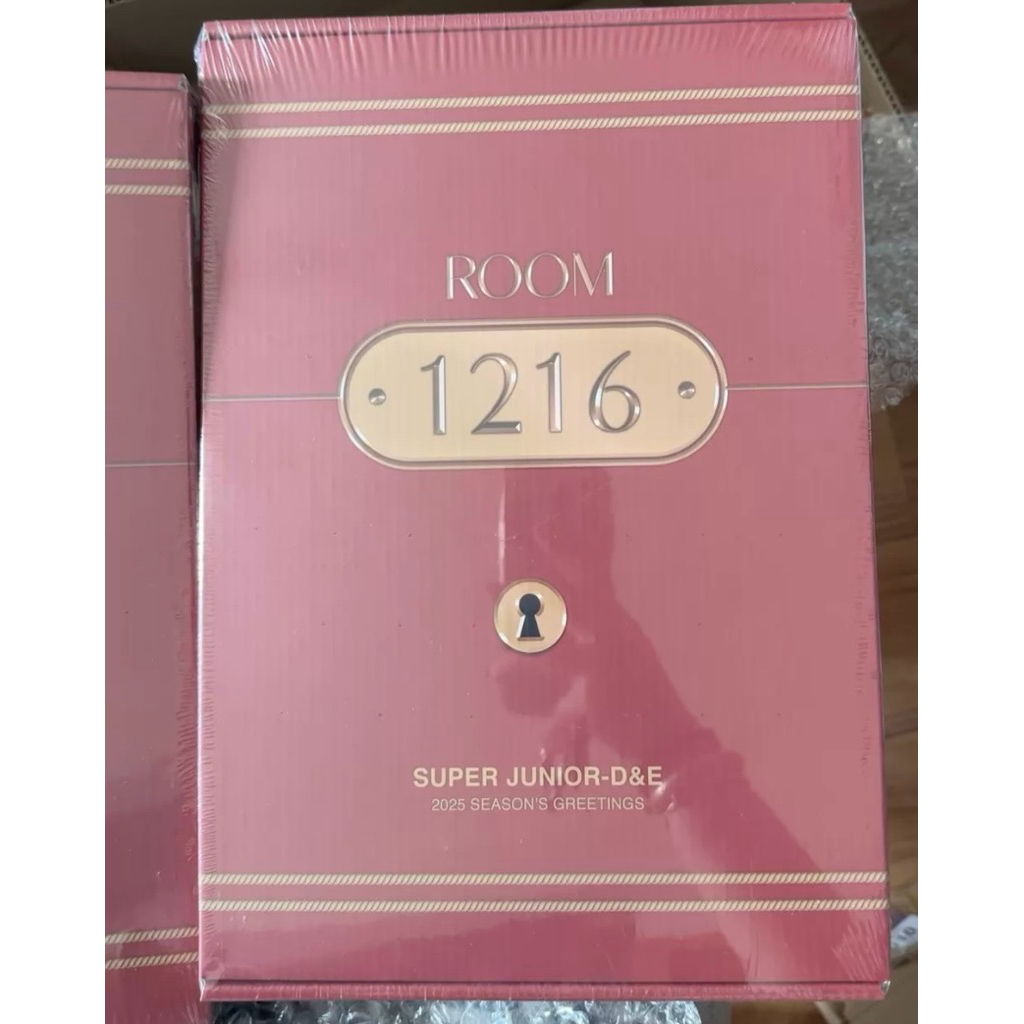 SUPER JUNIOR-D&E 2025 SEASON'S GREETINGS [ROOM 1216]
