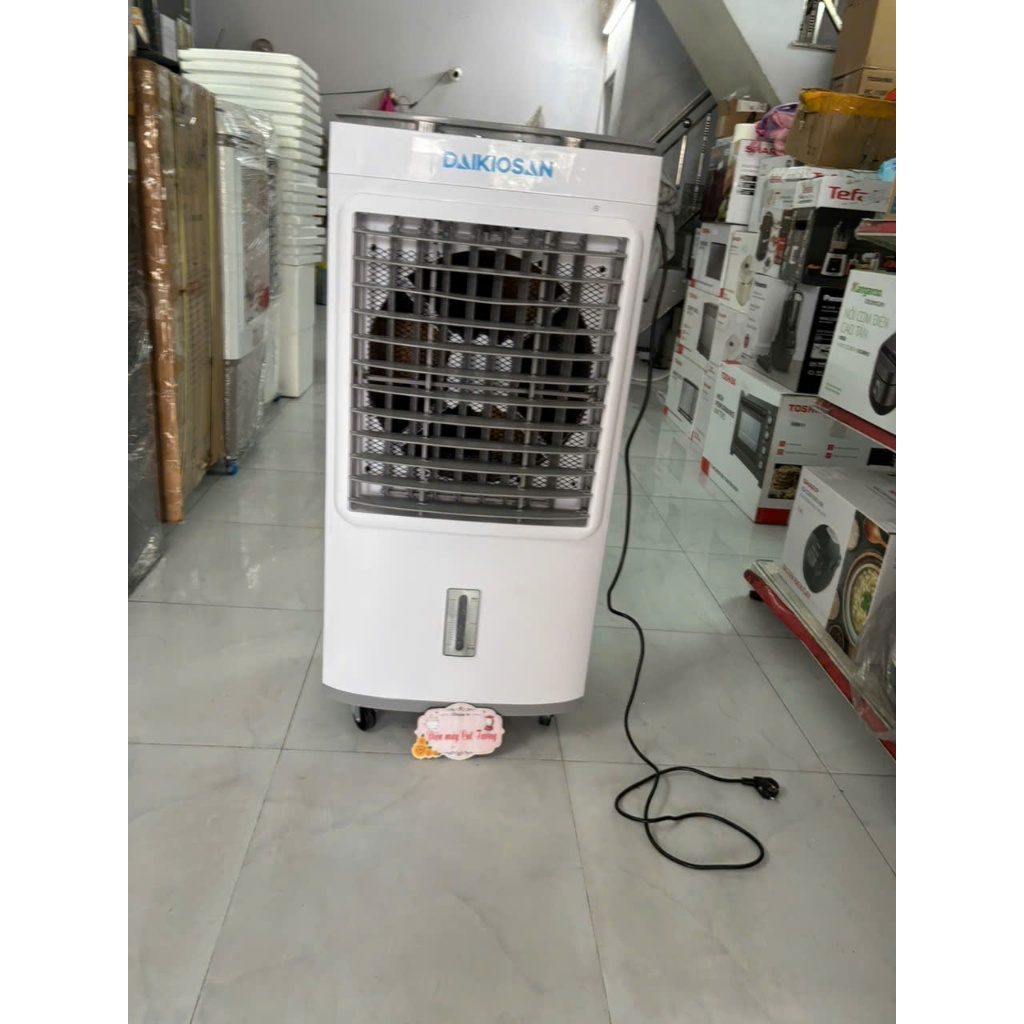 Quạt hơi nước Daikiosan DM102 công suất 110W 40 lít, nút vặn, hàng chính hãng - Hàng trưng bày